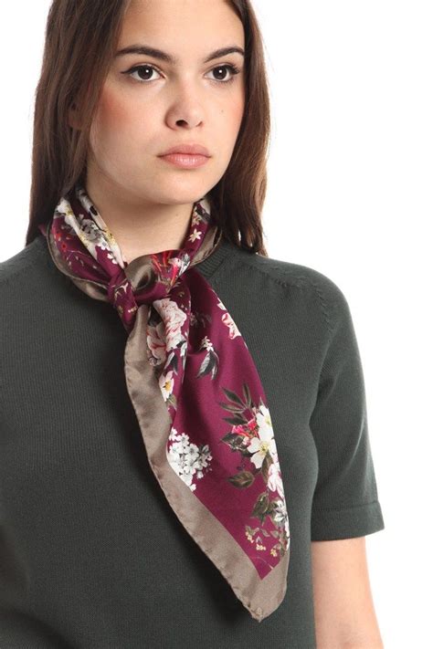 annodare foulard